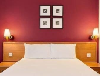 Days Inn Peterborough Eksteriør billede