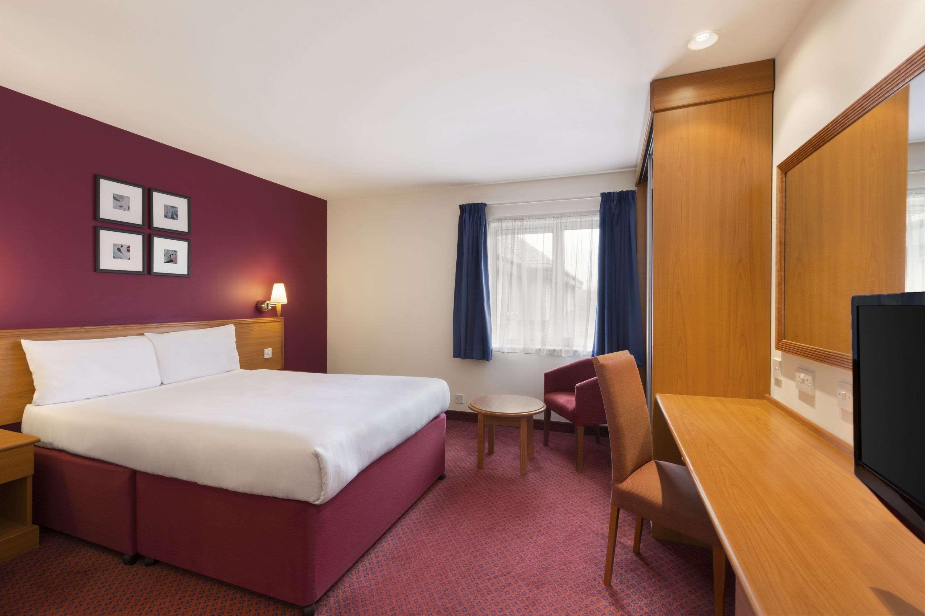 Days Inn Peterborough Eksteriør billede