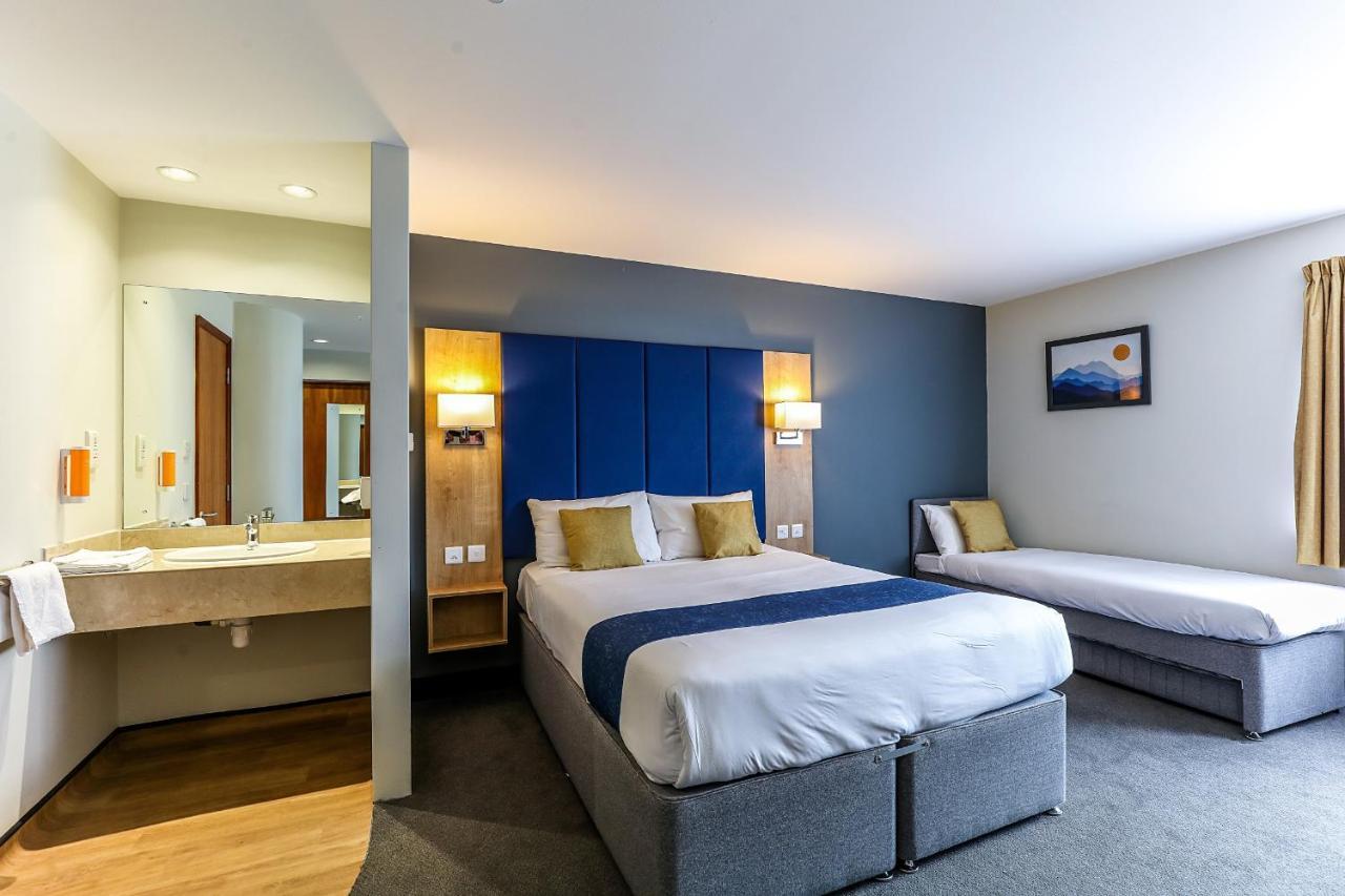 Days Inn Peterborough Eksteriør billede