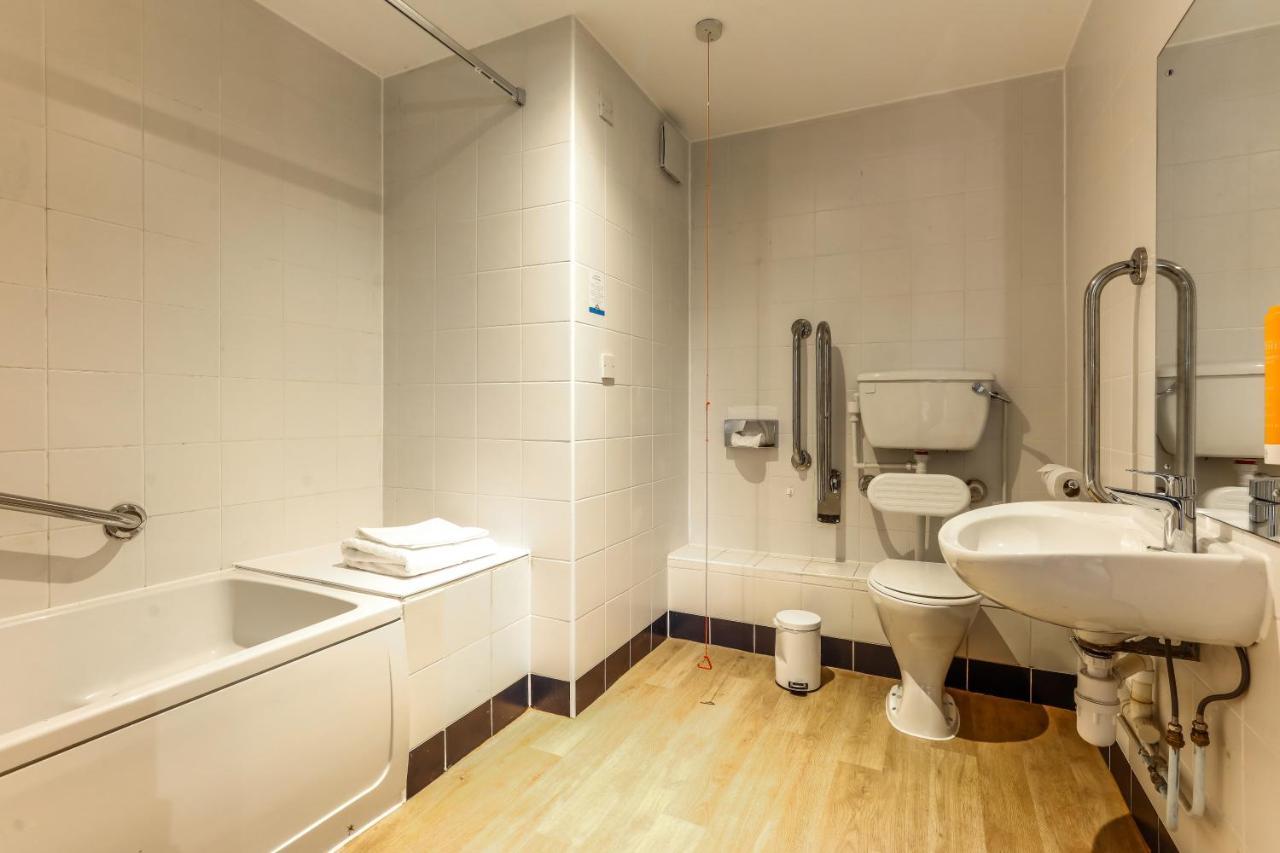 Days Inn Peterborough Eksteriør billede