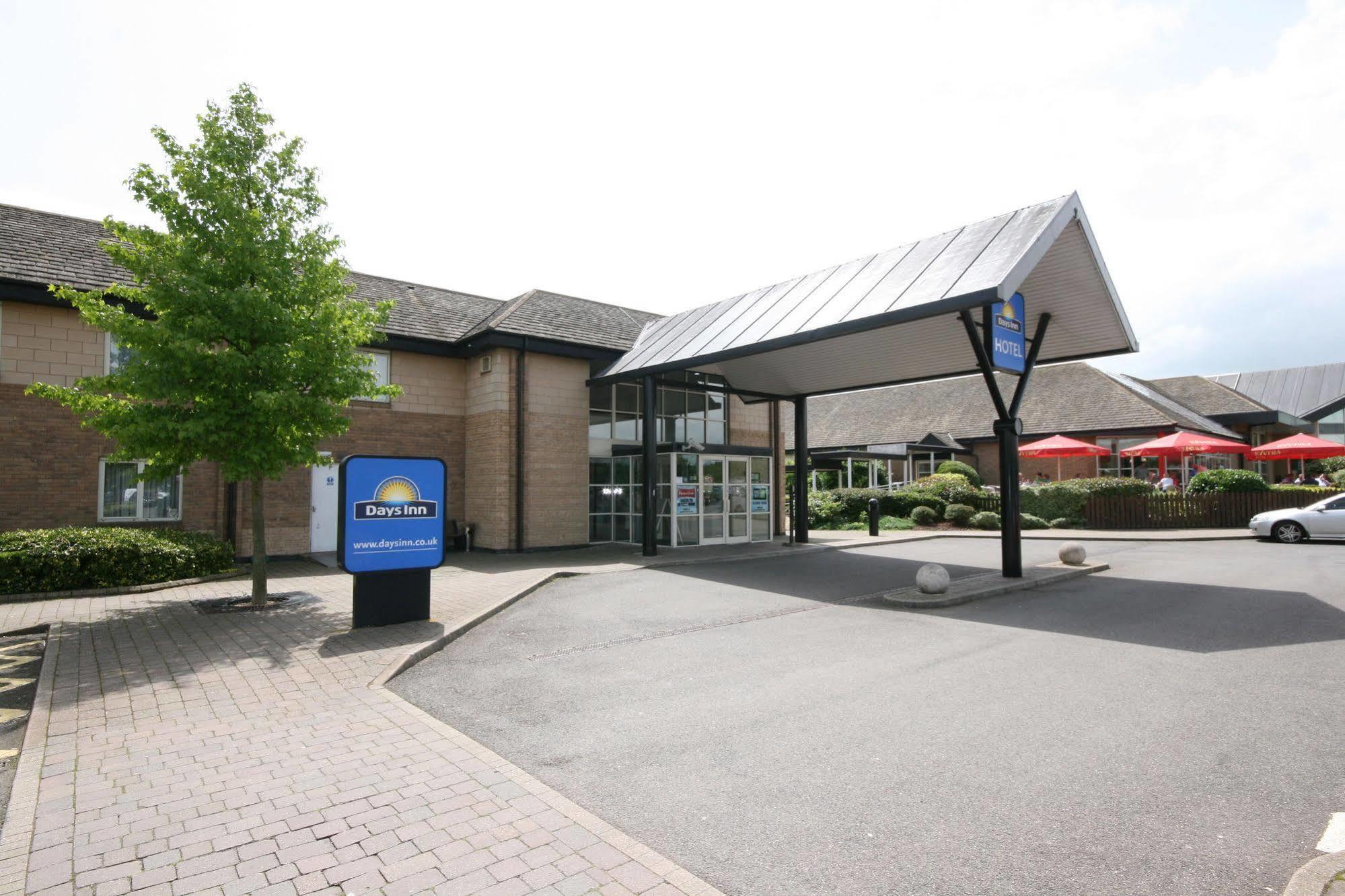 Days Inn Peterborough Eksteriør billede